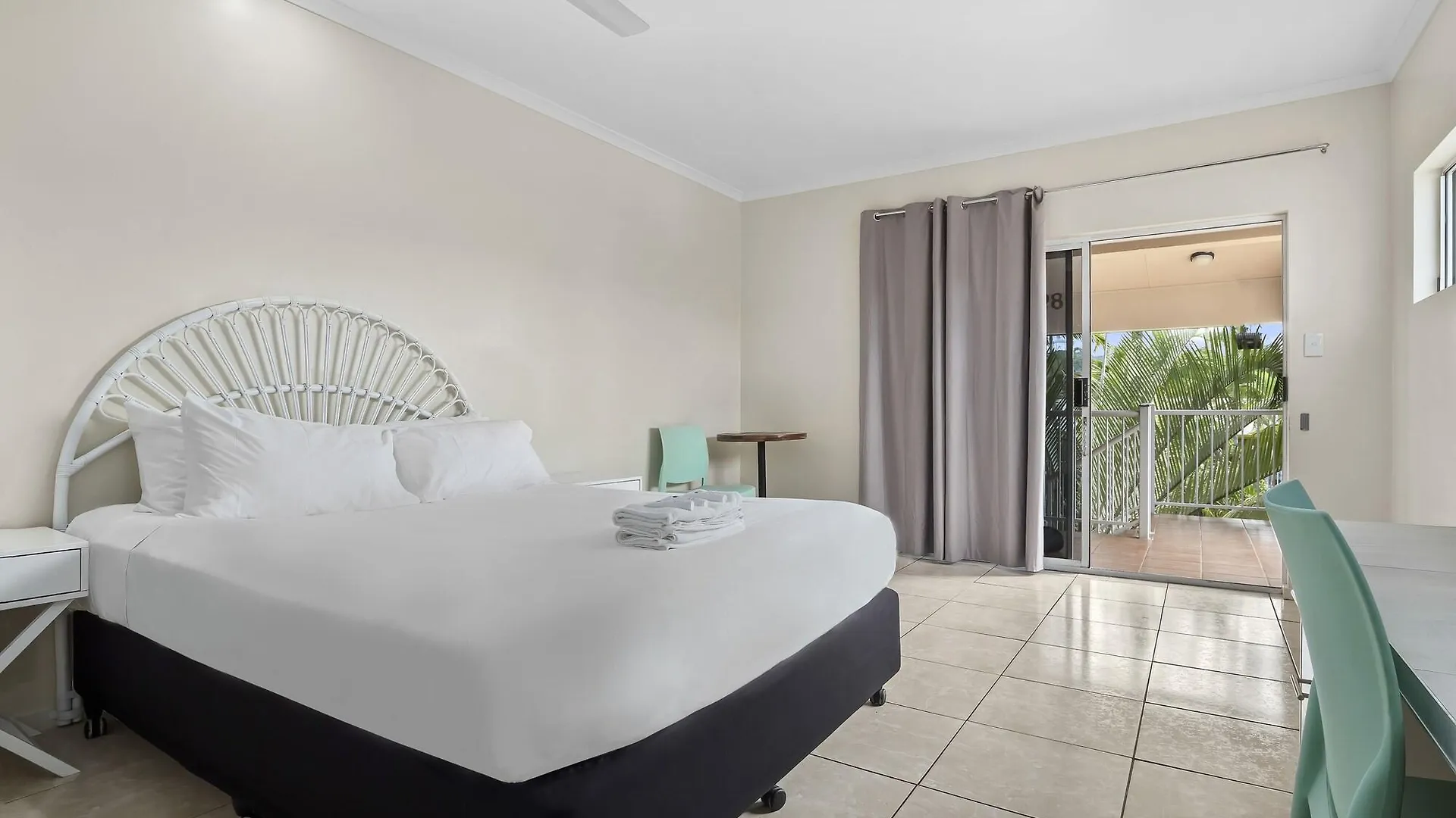 Hotel Tropiq Cairns